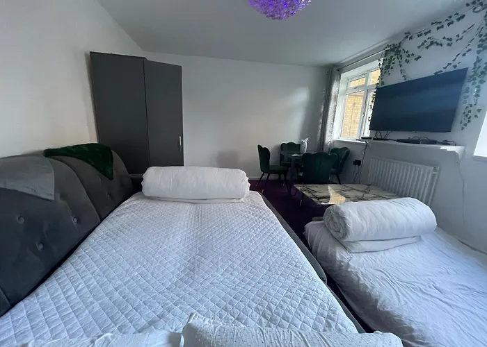 Room With Kitchen In Central London